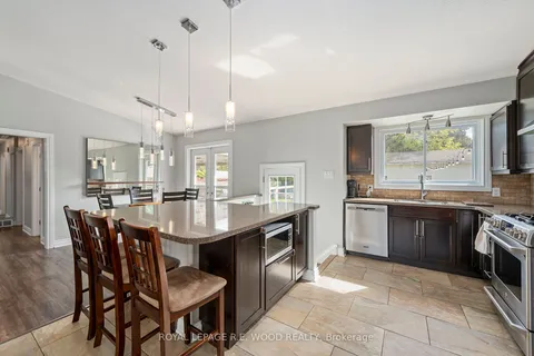 67 Dennis Ave, London, ON N6P 1B5