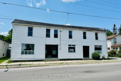92 Moira St, Belleville, ON K8P 2S4