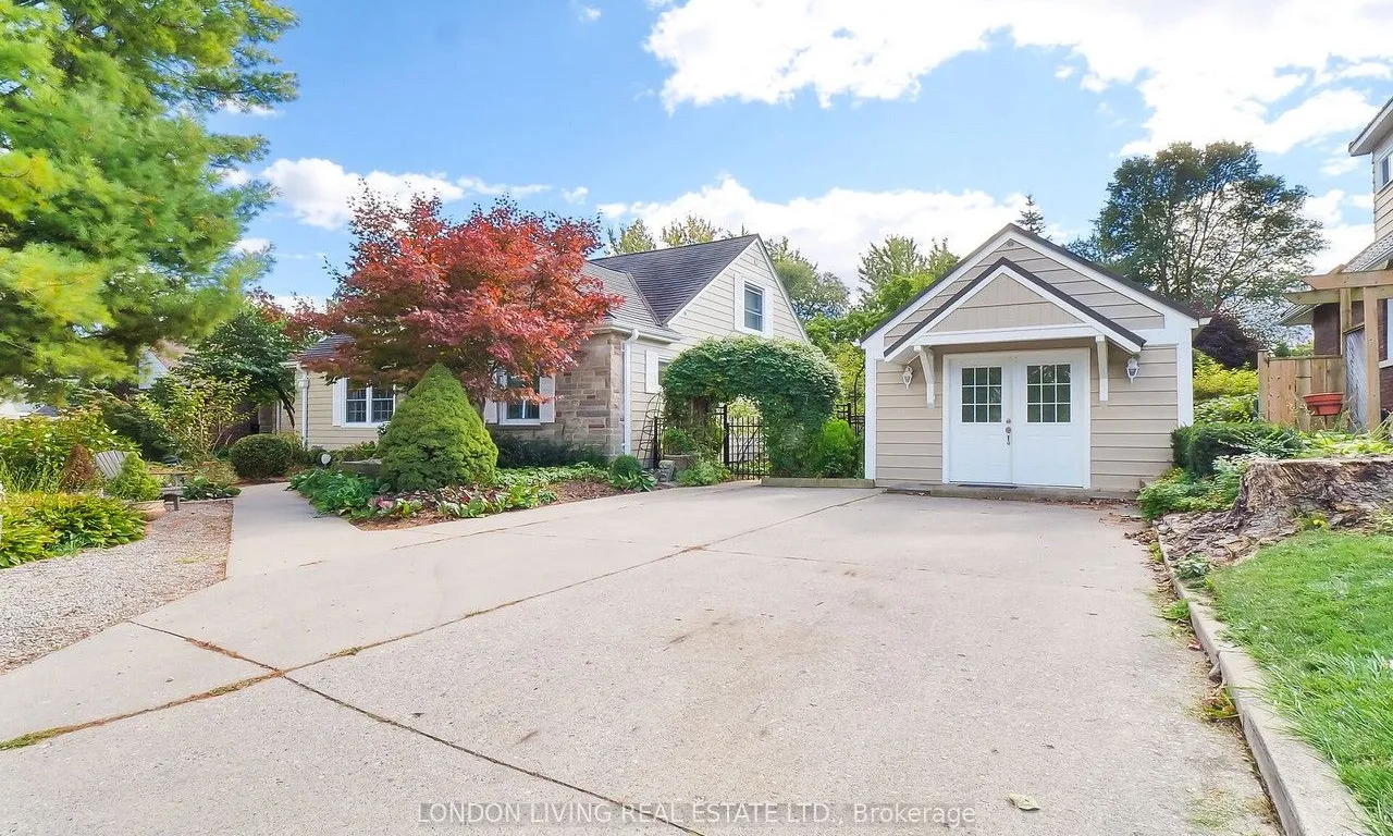 37 Foxbar Rd, London, ON N6C 2A6