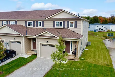 260 DAFFODIL Crt, Gravenhurst, ON P1P 0B8