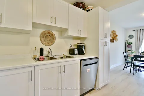 260 DAFFODIL Crt, Gravenhurst, ON P1P 0B8