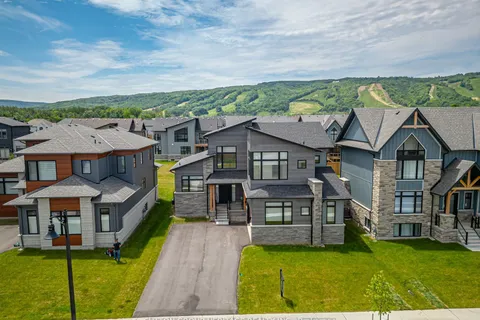 111 Cattail Crescent, ON L9Y 5J6