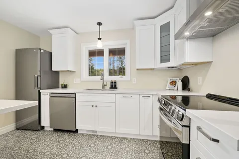 8805 Ball Rd, Hamilton Township, ON K9A 4J9
