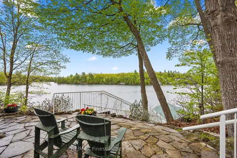 8126 Perth Rd, South Frontenac, ON K0H 2L0