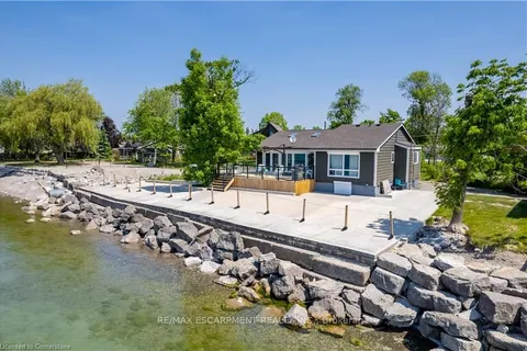 61 Horseshoe Bay Rd, Haldimand, ON N1A 2W8