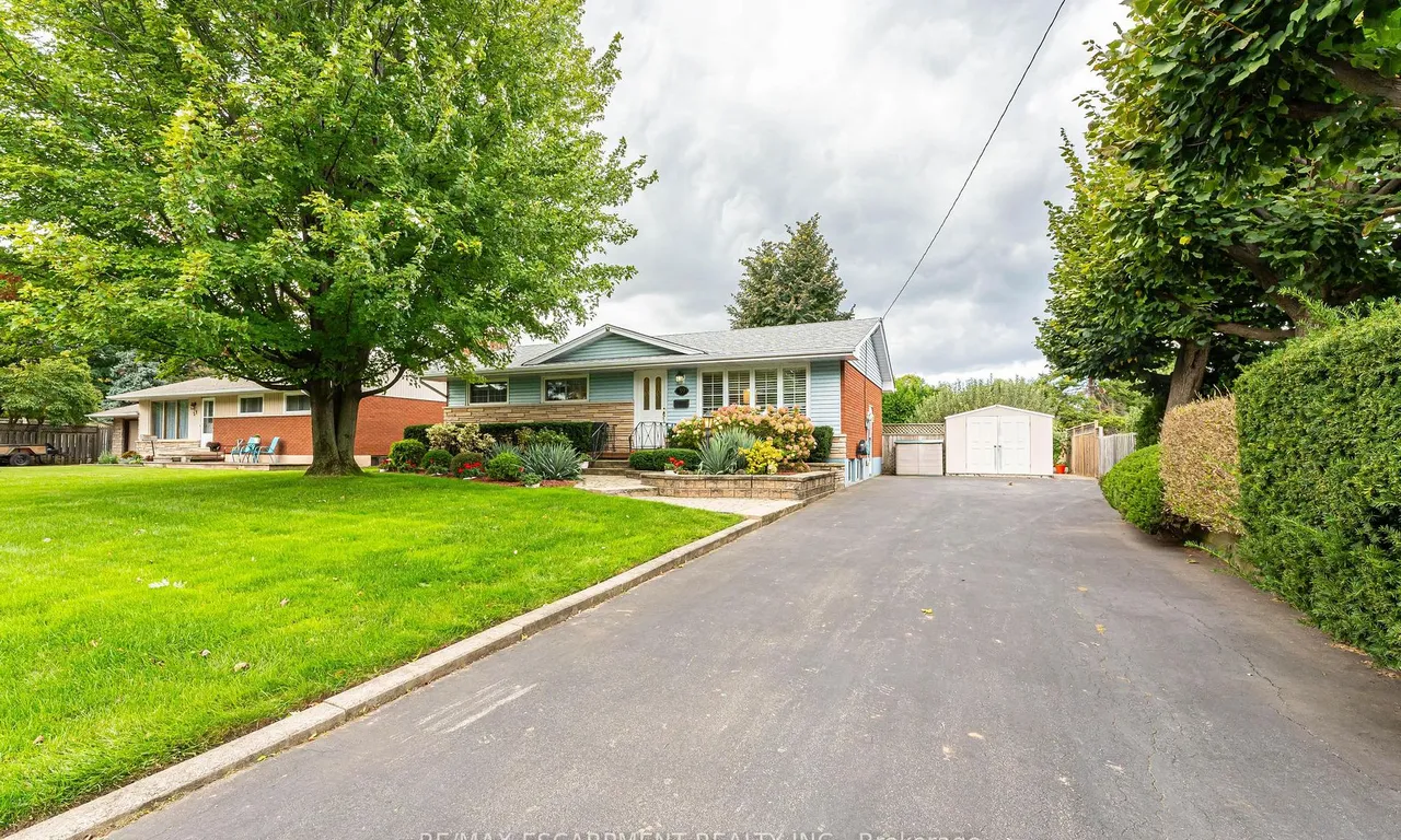 39 Oriole Cres, Grimsby, ON L3M 3X7