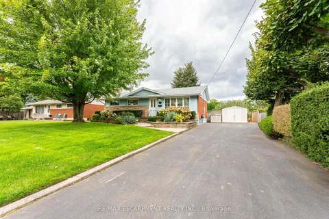 39 Oriole Cres, Grimsby, ON L3M 3X7