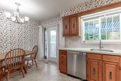 39 Oriole Cres, Grimsby, ON L3M 3X7