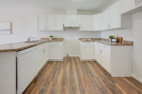 39 Oak Ave, Brant, ON N3L 3C6