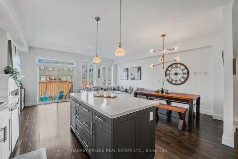 203 Yellow Birch Cres, Blue Mountains, ON L9Y 0Z3