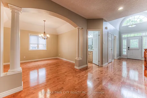 532 Birchleaf Walk, Waterloo, ON N2T 2W5