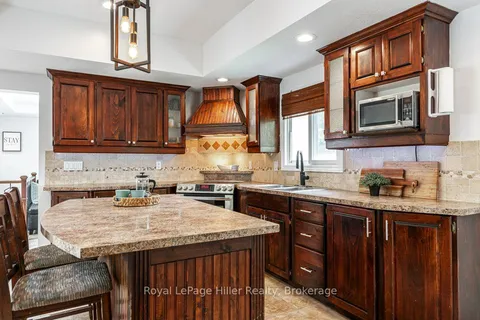 20 Whyte Ave, Stratford, ON N5A 2S2