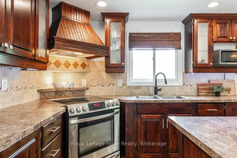 20 Whyte Ave, Stratford, ON N5A 2S2