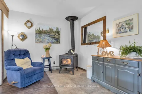 4388 Henderson Rd, North Frontenac, ON K0H 1B0