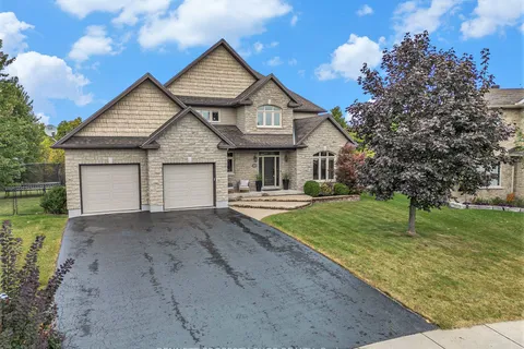 163 Ida St, Arnprior, ON K7S 3Y4