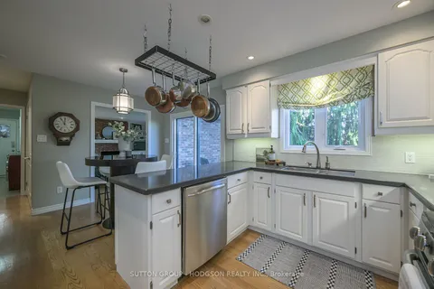 211 Somerset Cres, London, ON N6K 3S5