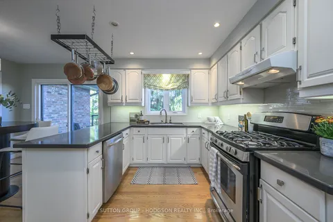 211 Somerset Cres, London, ON N6K 3S5