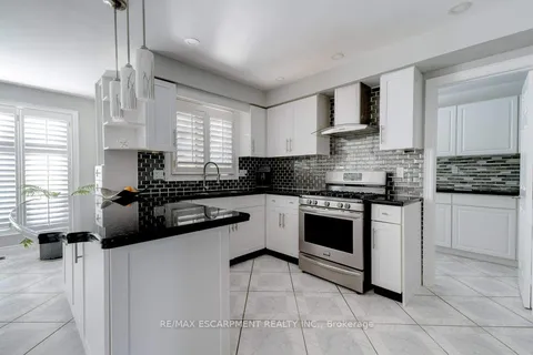 35 Lido Dr, Hamilton, ON L8E 5E8