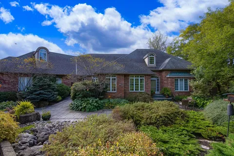 7 Fox Run Dr, Puslinch, ON N1H 6H9