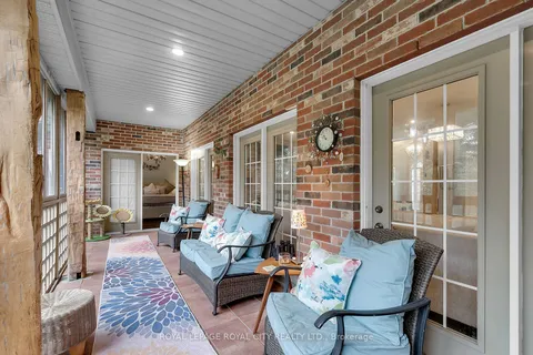 7 Fox Run Dr, Puslinch, ON N1H 6H9