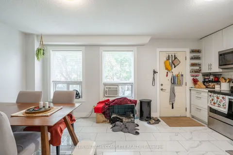 42 Sherman Ave, Hamilton, ON L8M 2P4