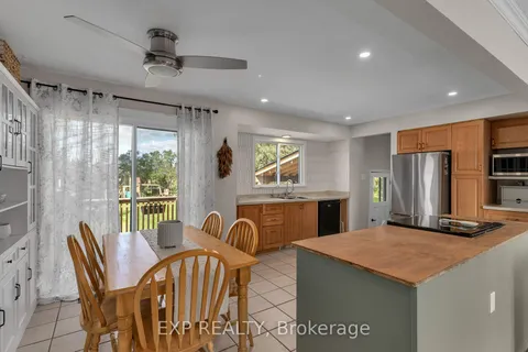 1049 Airport Pkwy, Belleville, ON K8N 4Z6