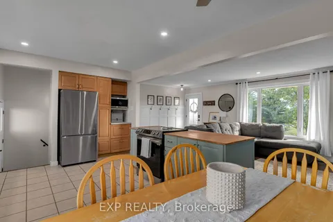 1049 Airport Pkwy, Belleville, ON K8N 4Z6