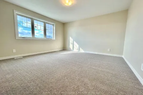 6 Peace River St, Belleville, ON K8N 4Z5