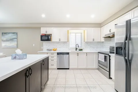 90 Alderson Dr, Cambridge, ON N3C 0E4