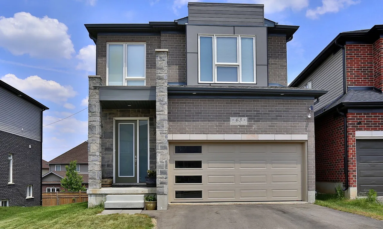 63 Saddlebrook Crt, Kitchener, ON N2R 1W7