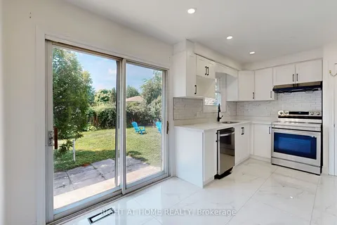 4 Chapman Crt, St. Catharines, ON L2M 6H9