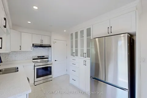 4 Chapman Crt, St. Catharines, ON L2M 6H9