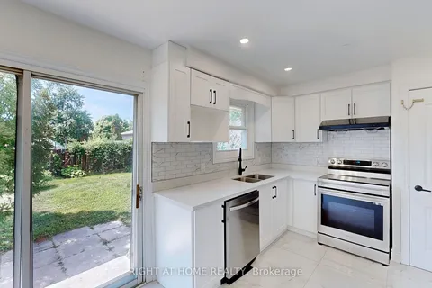 4 Chapman Crt, St. Catharines, ON L2M 6H9