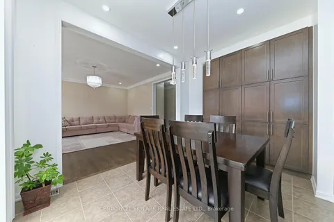 24 Dalton Dr, Cambridge, ON N3C 0E7