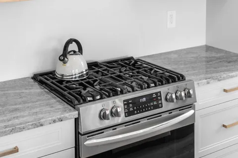 103 Lakehurst St, Brighton, ON K0K 1H0