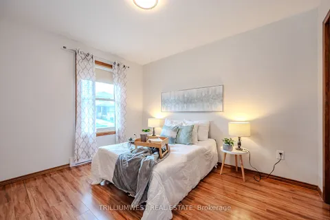 58 Fifth Ave, Kitchener, ON N2C 1P4