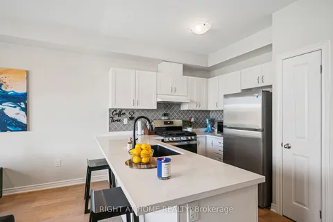 57 Pinot Cres, Hamilton, ON L8E 0J9