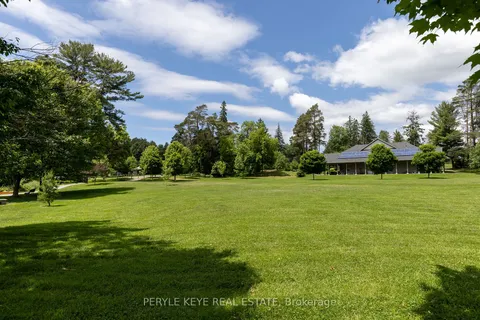5 Prescott Cres, Bracebridge, ON P1L 0B7