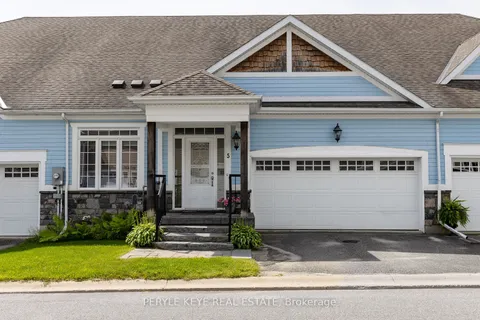 5 Prescott Cres, Bracebridge, ON P1L 0B7