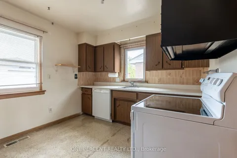409 East 14th St, Hamilton, ON L9A 4C6