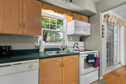 54 Beacon Ave, Hamilton, ON L8T 2N5