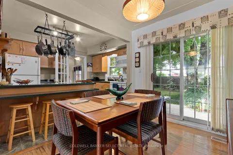 54 Beacon Ave, Hamilton, ON L8T 2N5