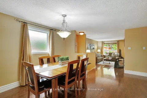 66 Carter Cres, Cambridge, ON N1R 7L4
