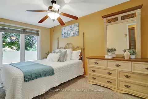 66 Carter Cres, Cambridge, ON N1R 7L4