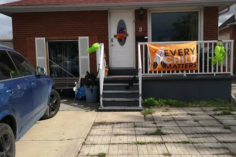 11 Parkdale Ave, Hamilton, ON L8H 1B1