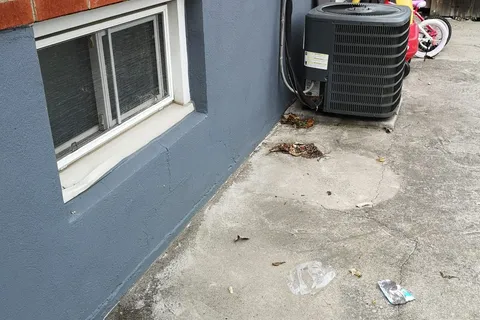 11 Parkdale Ave, Hamilton, ON L8H 1B1