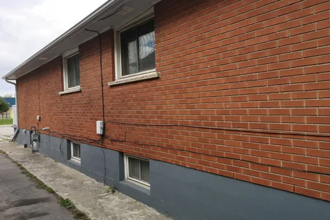 11 Parkdale Ave, Hamilton, ON L8H 1B1