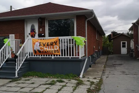 11 Parkdale Ave, Hamilton, ON L8H 1B1