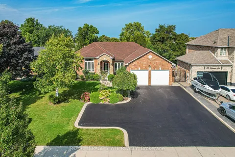 202 Livingston Ave, Grimsby, ON L3M 4V8