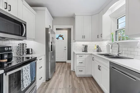 71 John St, South Huron, ON N0M 1S2